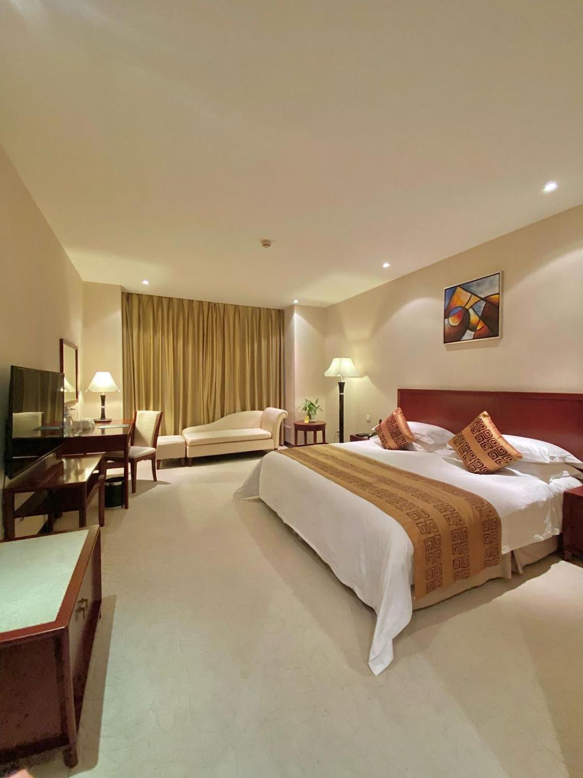 Пекин Палас Soluxe Hotel Astana Экстерьер фото A room at the hotel