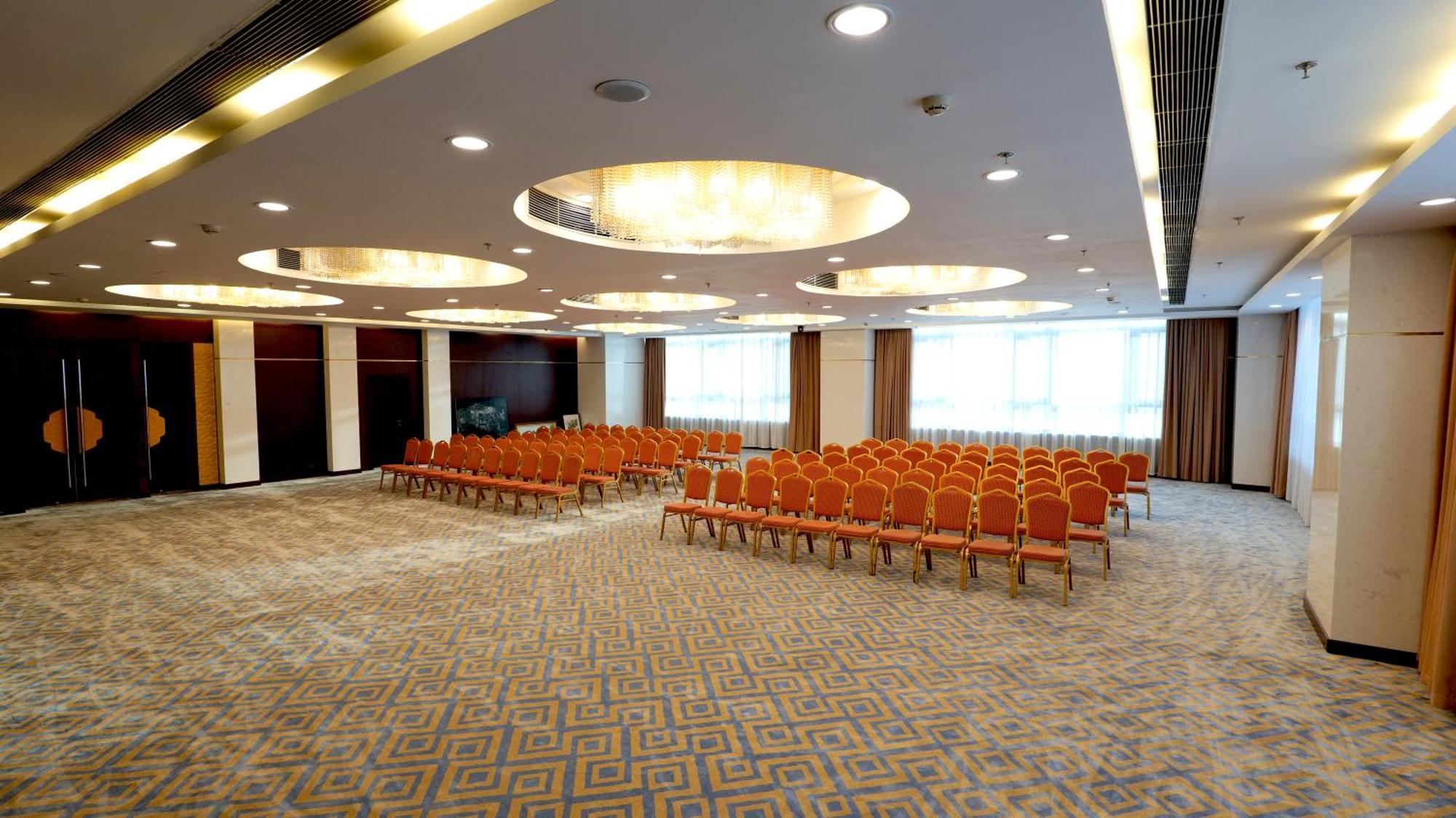 Пекин Палас Soluxe Hotel Astana Экстерьер фото The ballroom