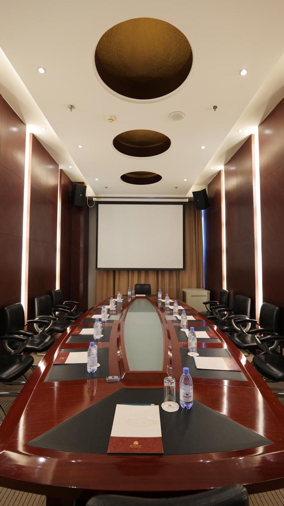 Пекин Палас Soluxe Hotel Astana Экстерьер фото A meeting room