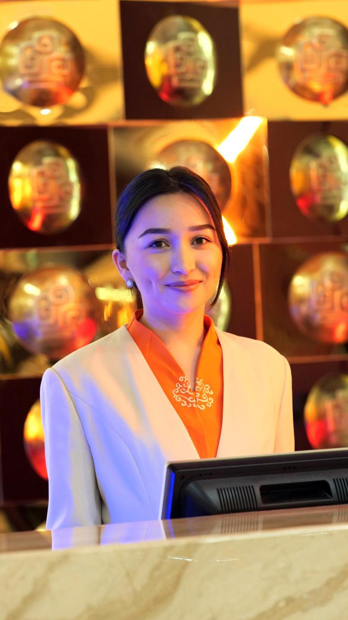 Пекин Палас Soluxe Hotel Astana Экстерьер фото Princess Bajrakitiyabha in 2019